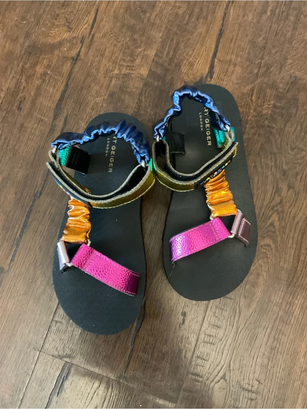 Kurt Geiger London Kids MINI ORION SANDAL Rainbow Metallic Strap Size 3/ EU 34